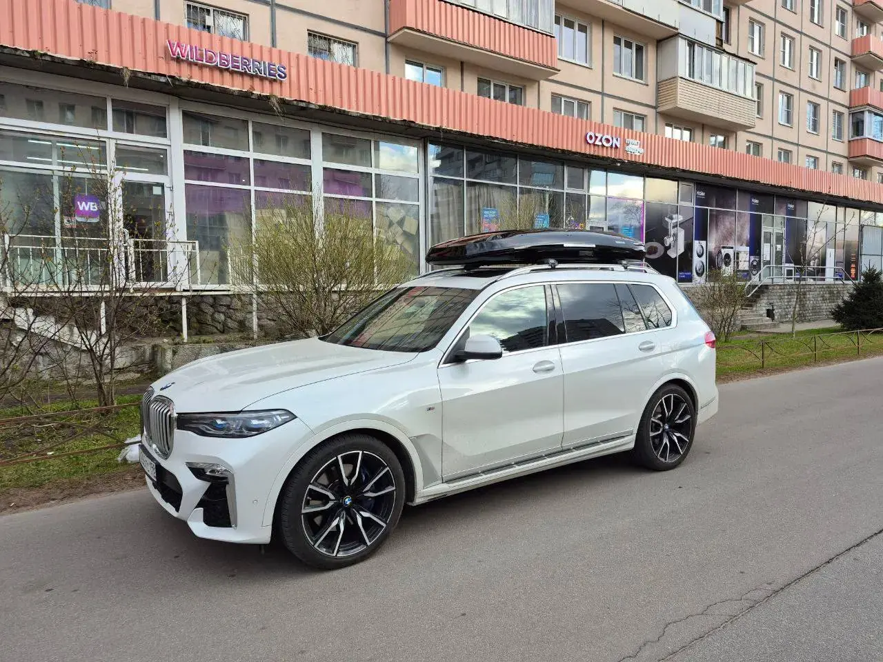 Установка автобокса ENROAD на BMW X7 в магазине ES-AUTO
