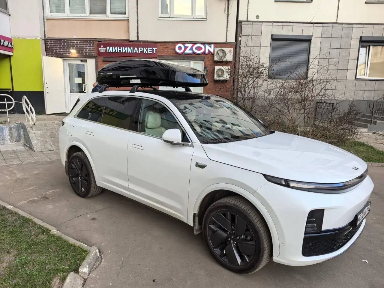 Установка автобокса ENROAD на Lixiang L7 в магазине ES-AUTO