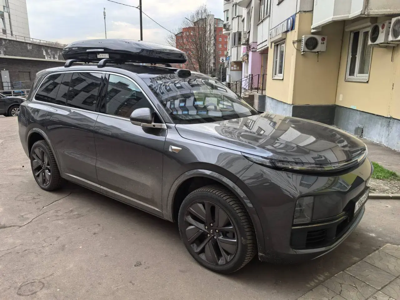 Установка автобокса ENROAD на Lixiang L9 в магазине ES-AUTO