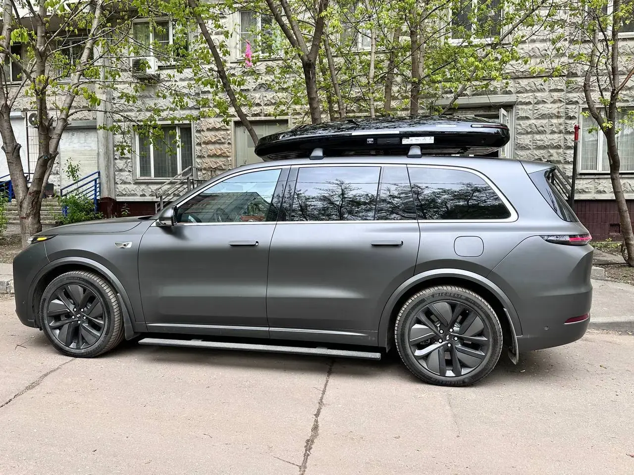 Установка автобокса ENROAD на Lixiang L9 в магазине ES-AUTO