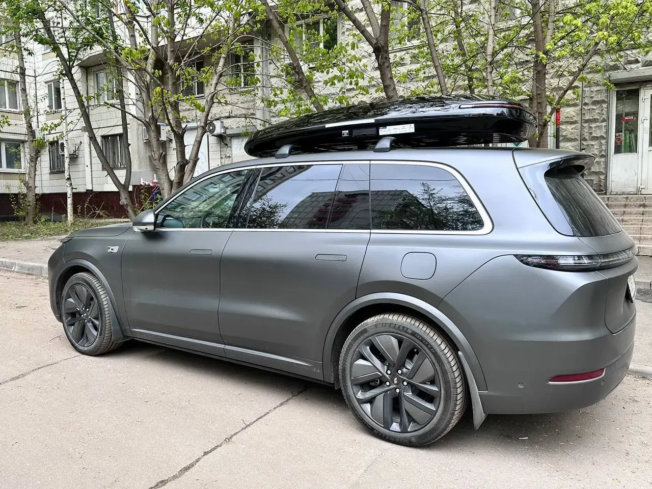 Установка автобокса ENROAD на Lixiang L9 в магазине ES-AUTO