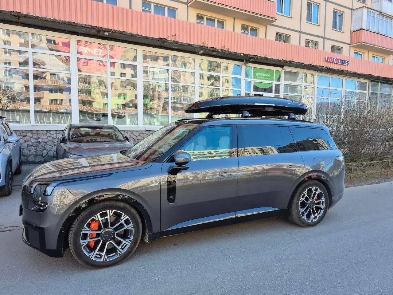 Установка автобокса ENROAD на LYNK & CO 900 в магазине ES-AUTO