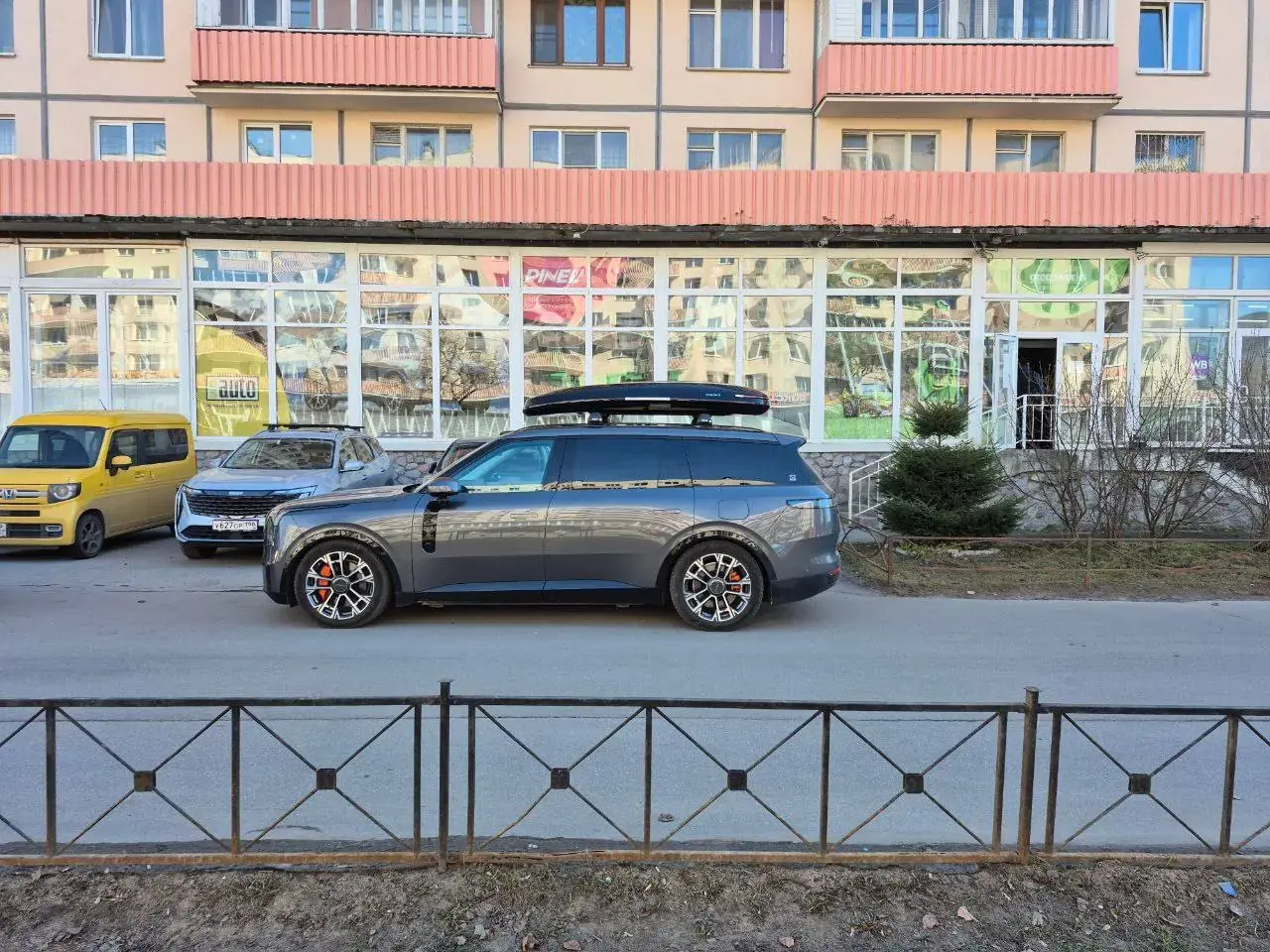 Установка автобокса ENROAD на LYNK & CO 900 в магазине ES-AUTO