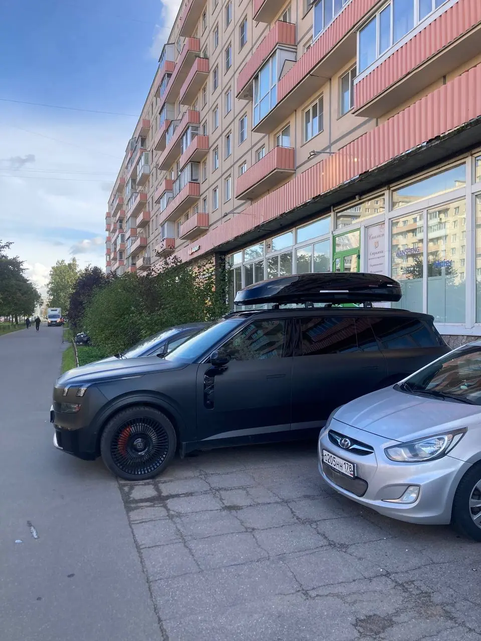 Установка автобокса ENROAD на LYNK & CO 900 в магазине ES-AUTO