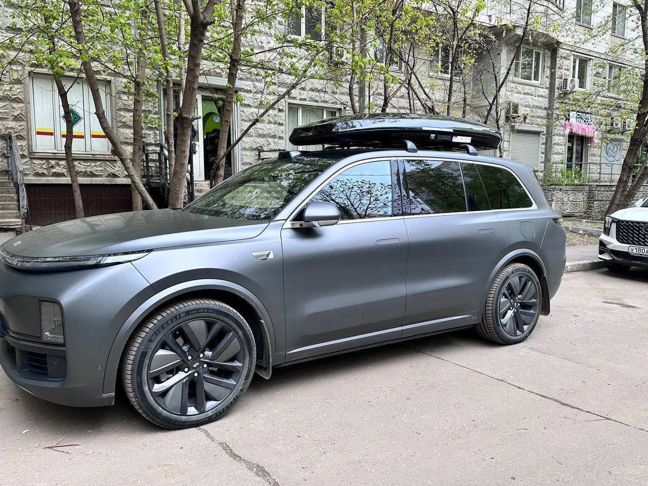 Установка автобокса ENROAD на Lixiang L9 в магазине ES-AUTO